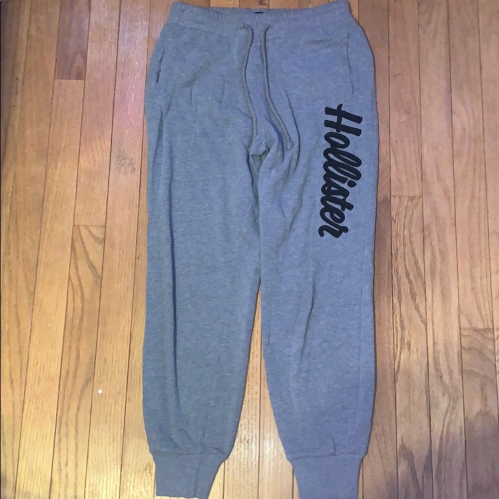 grey hollister sweatpants